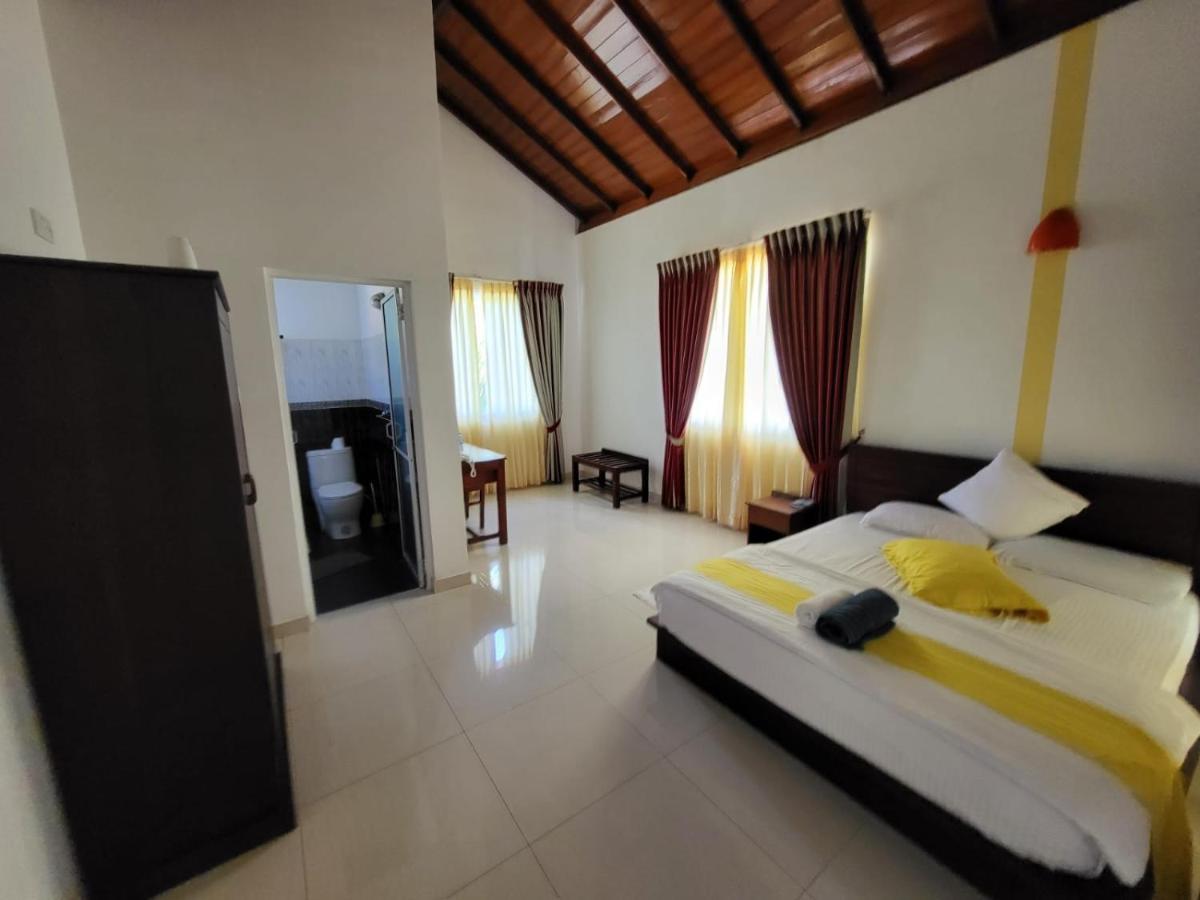 Rainbow Lagoon Resort Негомбо Экстерьер фото