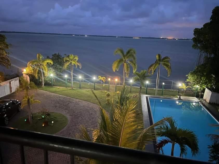 Rainbow Lagoon Resort Негомбо Экстерьер фото