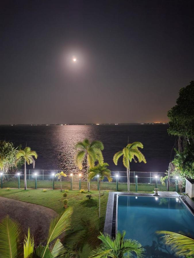 Rainbow Lagoon Resort Негомбо Экстерьер фото